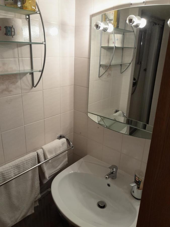 Apartment Mit Kueche Und Balkon Oder Terrasse, Ruhig Und Gut Erreichbar Piding Exterior foto